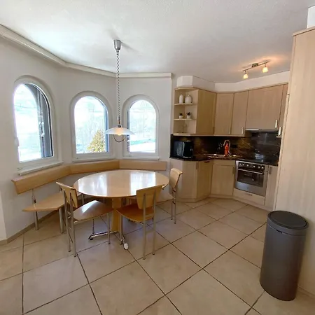 C21高尔夫公寓 * 洛伊克巴德