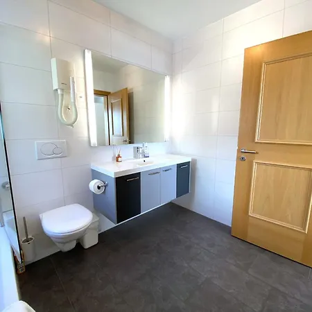 C21高尔夫公寓 * 洛伊克巴德